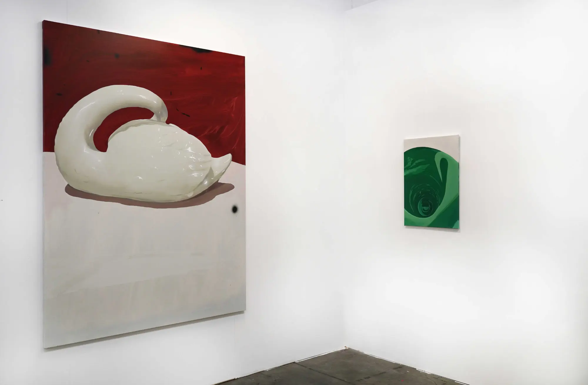 04W-JULIA SANTA OLALLA-SWAB-STAND-SC-GALLERY